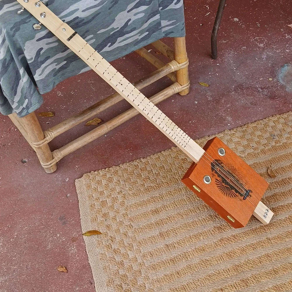 Homemade guitars  made by Ron smith - Picture 2 of 6